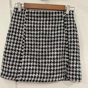 Zara Houndstooth Mini Skirt (black and white)